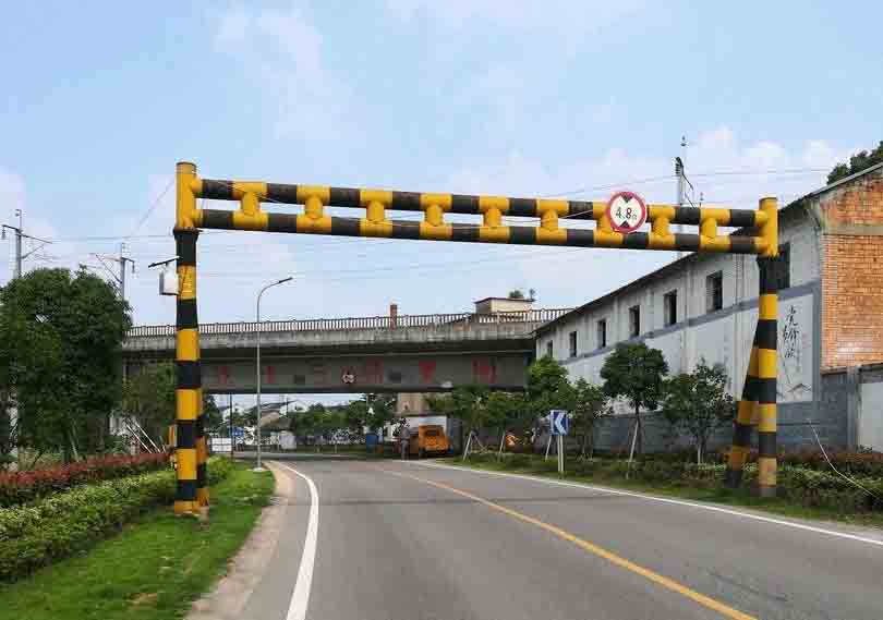 鸡西铁路限高架